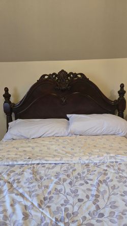 Traditional Queen bed for sale