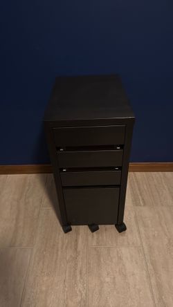 Rolling file cabinet
