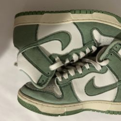 Jordan 1’s Mint Green Women’s 7.5