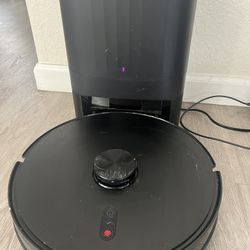 Cleaning Robot Vacuum – Great Working Condition – $90
