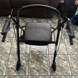 Andadera de adulto nueva no tiene caja