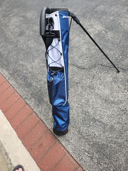 Pitch & Putt golf bag with a stand
