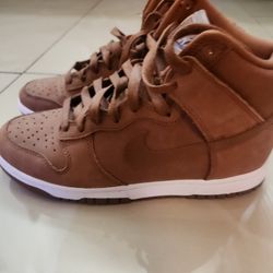 2022 NIKE Woman Dunk High Premium "Pecan" Size 7