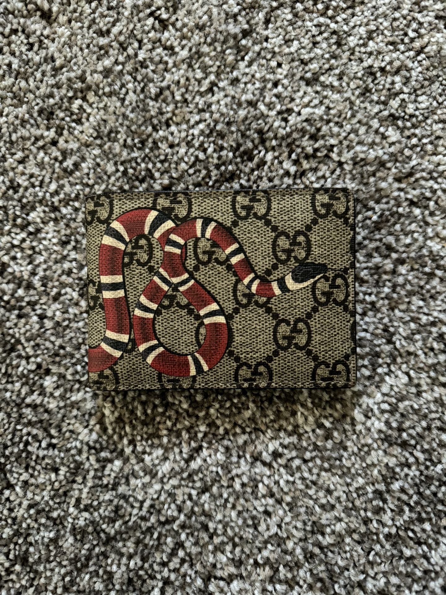 Gucci Beige GG Supreme Kingsnake Wallet