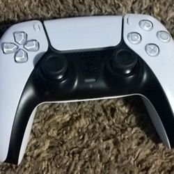 PS5 Controllers 