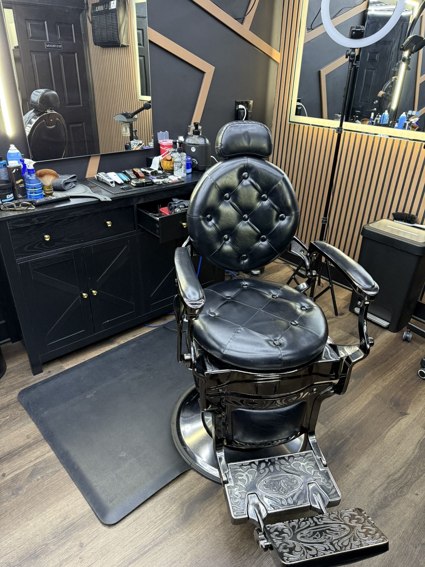 Barber Chair 