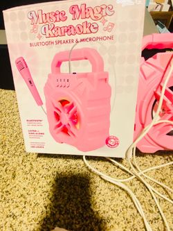 Gabba Goods Music Magic Karaoke Bluetooth Speaker Set
