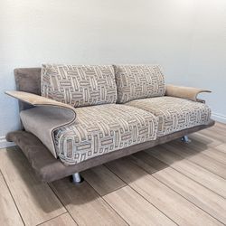 Modern Geometric Sofá Good Condition