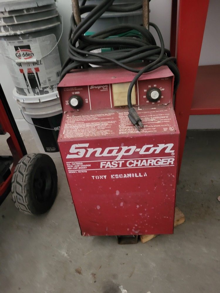 Stapon Battery Charger
