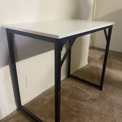 White Table/Desk