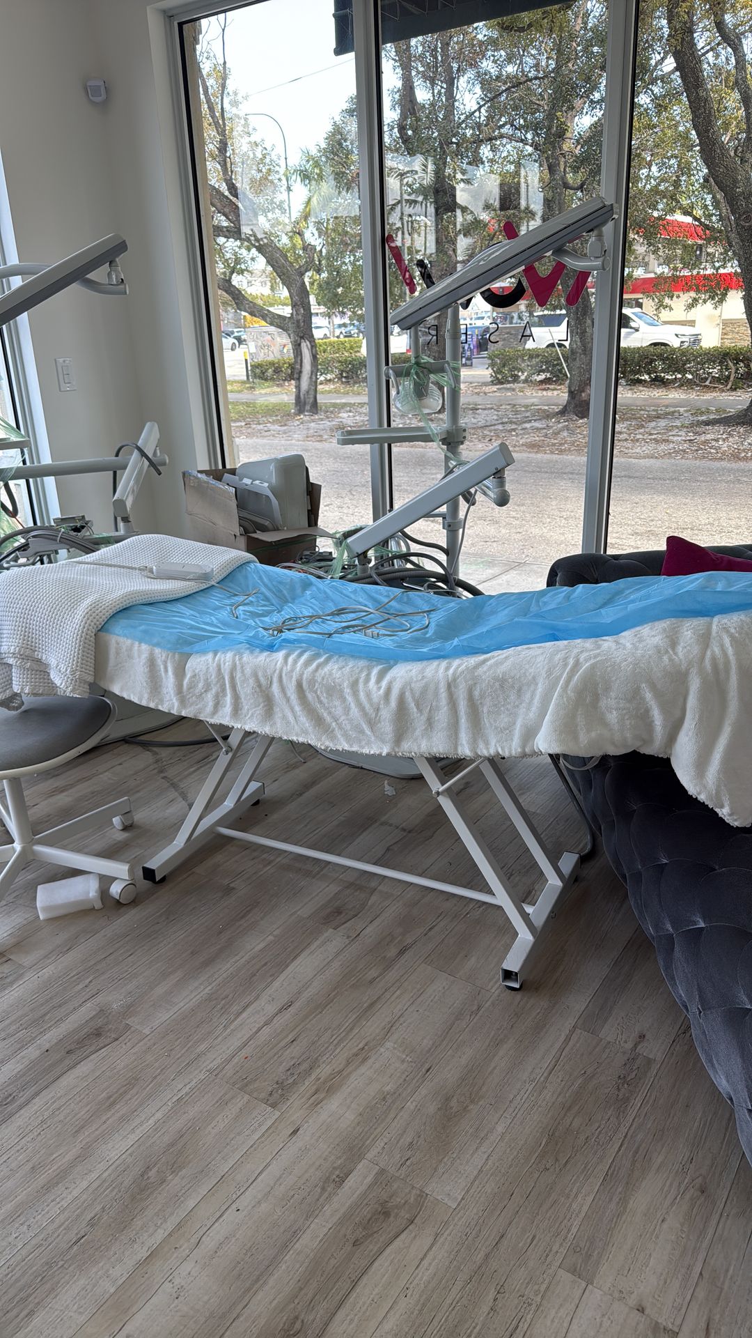 Esthetician chair + heating pad for free