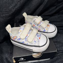 Girls Converse Size 2c