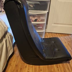 Black Gamer chair
NEED GONE TODAY