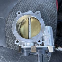Chevy GMC Avalanche 07-08 Throttle Body Assembly 