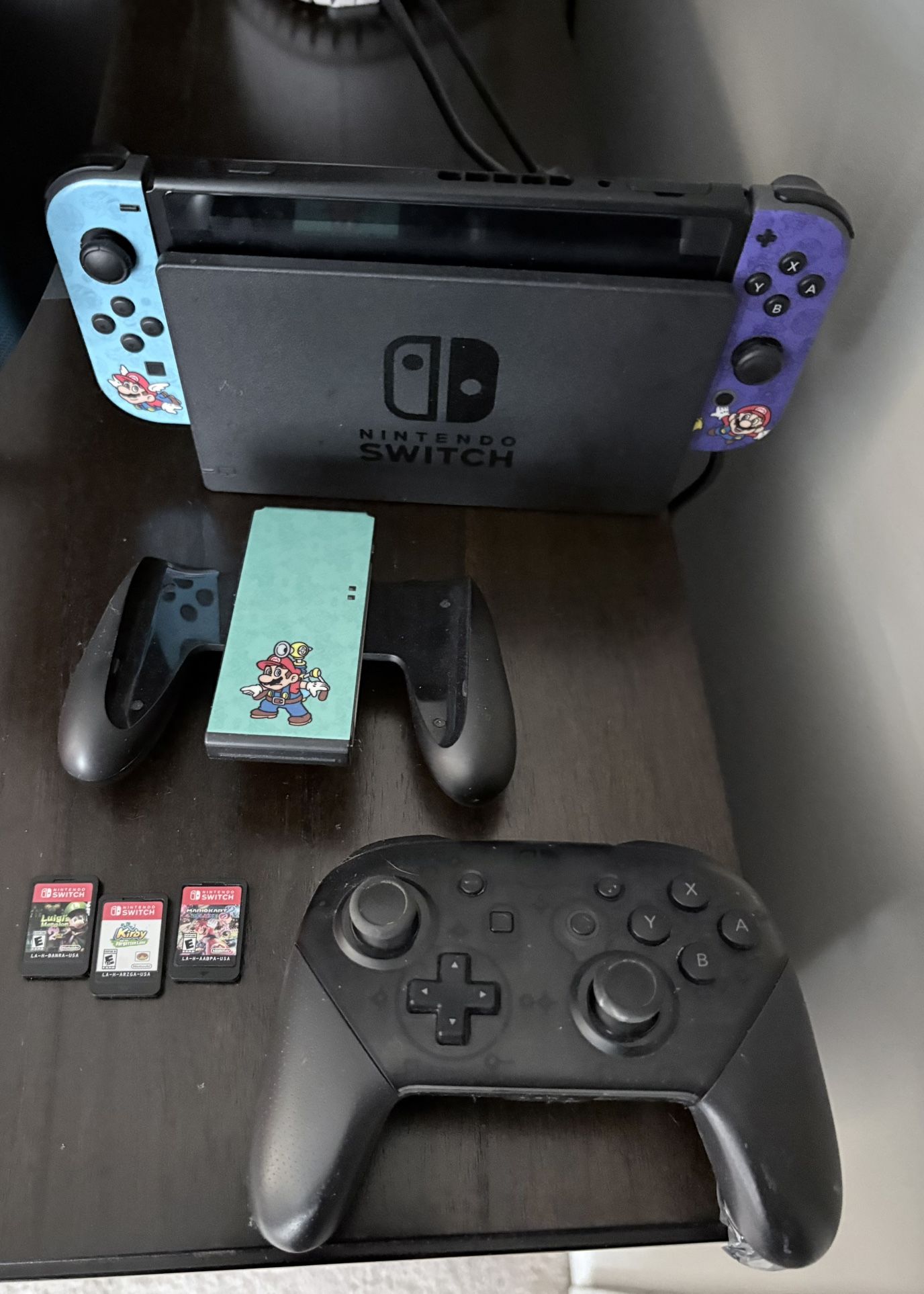 Nintendo Switch (Original) Holiday Bundle 