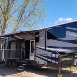 2018 Jacob Seismic toy hauler