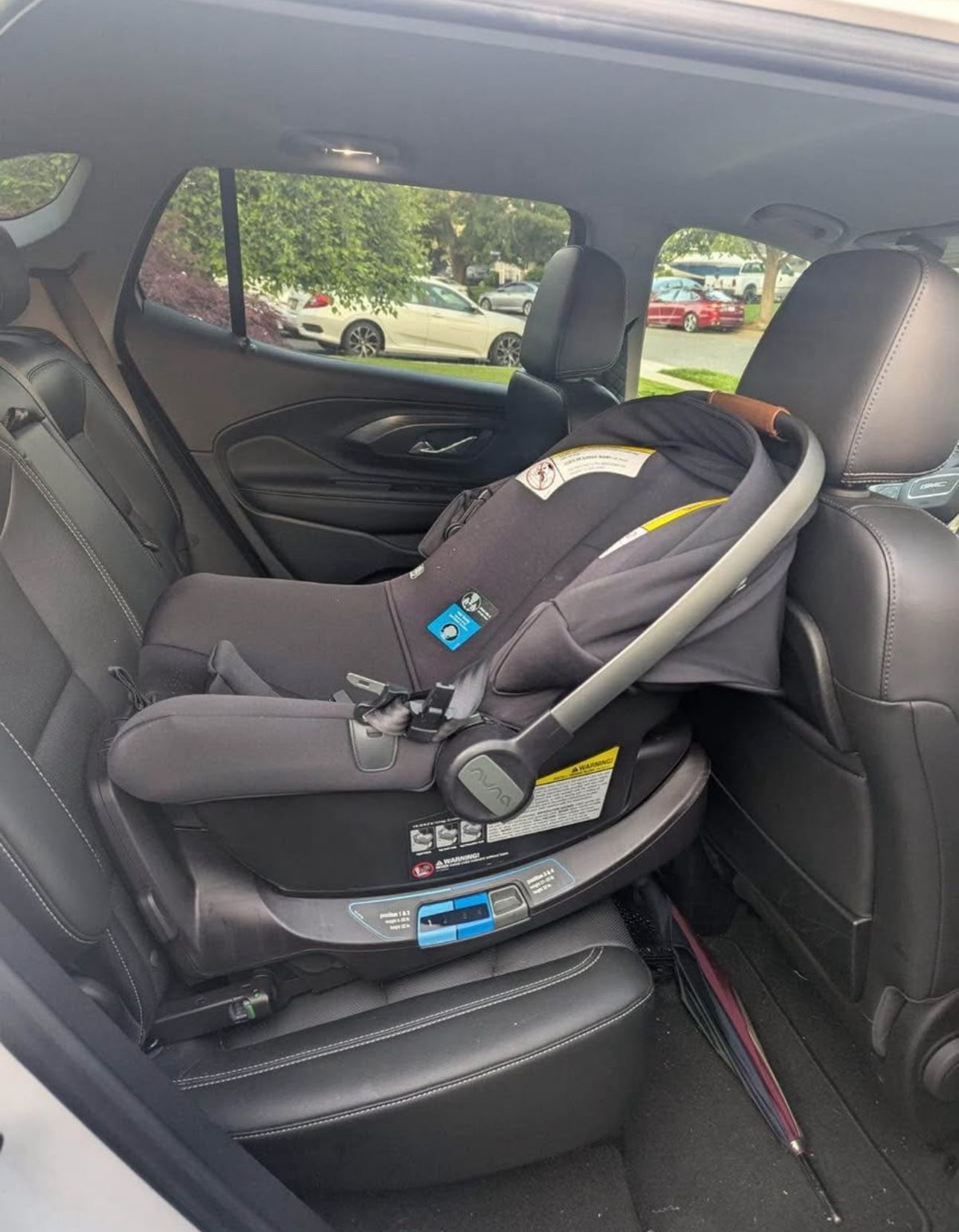 NUNA PIPA LITE R CAR SEAT WITH RELX BASE