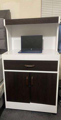 Wooden desk with good storage