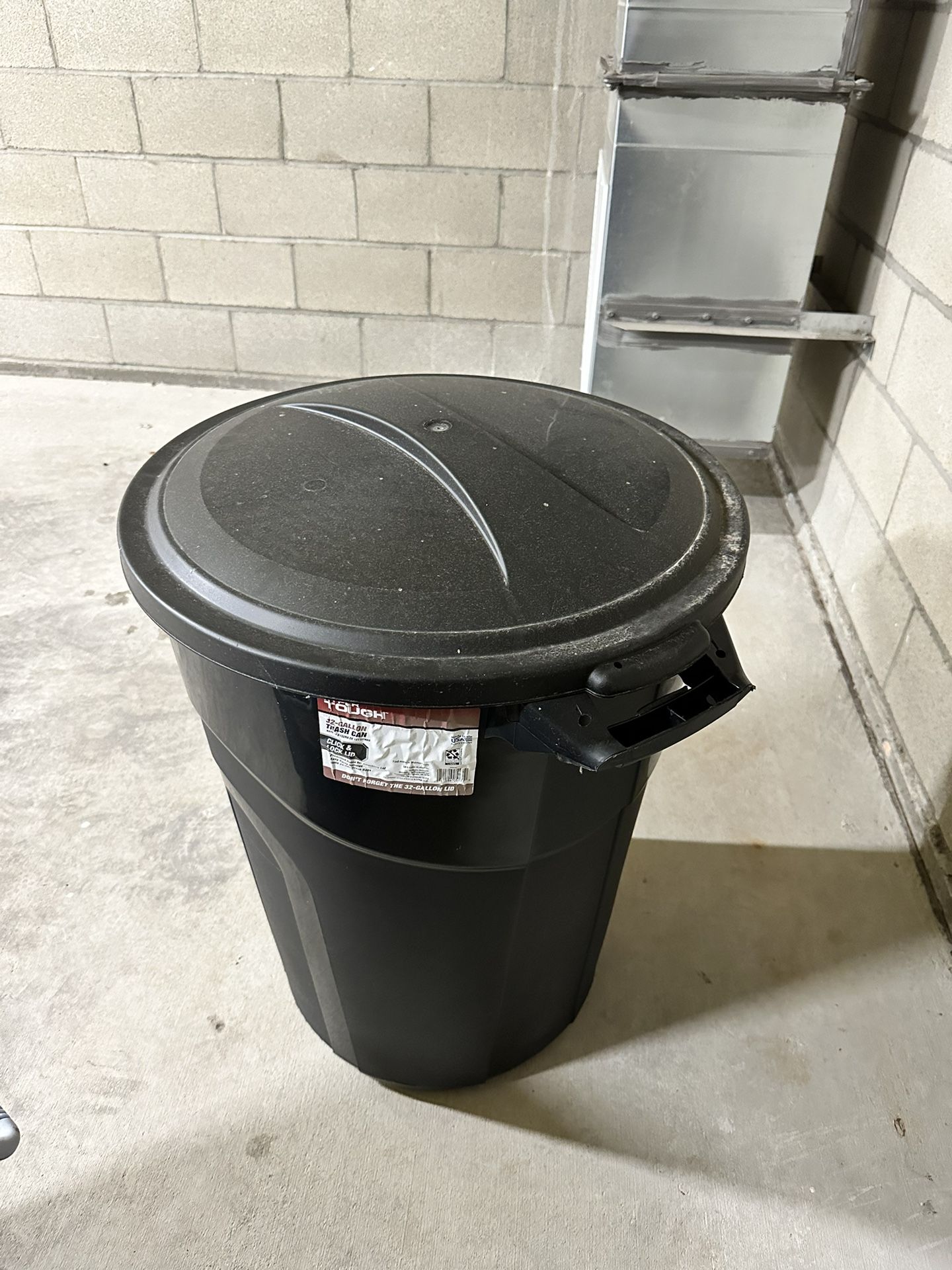 32 Gallon Trash Can