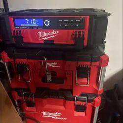 Milwaukee Packout Radio