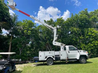 Bucket Truck
