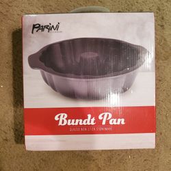 Parini Stonewear Bundt Pan **Brand New, Never Opened