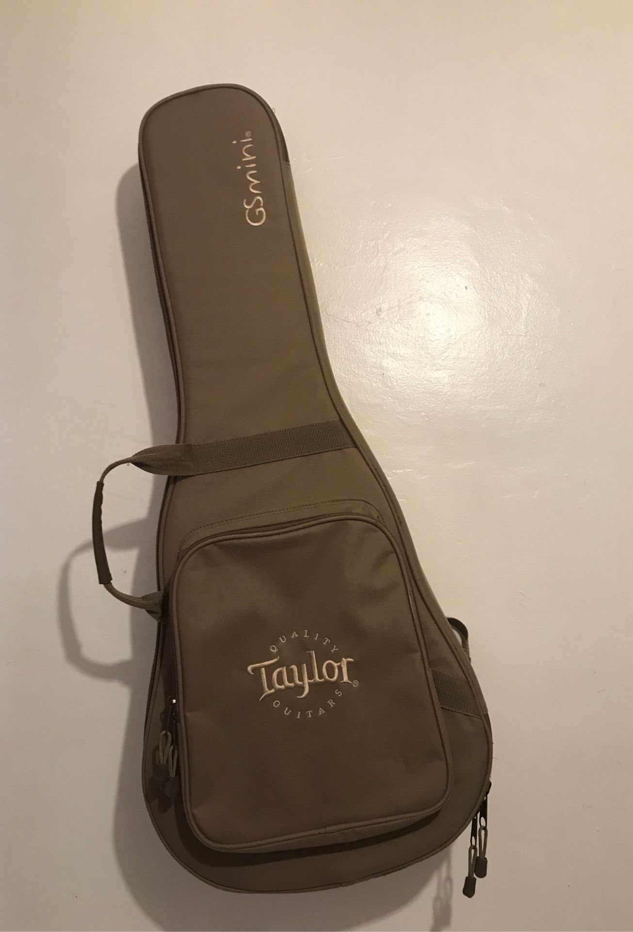 Taylor GSmini Hard Bag Acoustic Guitar Case Tan