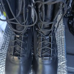 A, UNISEX WORK BOOTS ORIGINAL SIZE 10.5