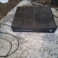 Xbox One Brick Version + Insignia Roku TV 43 INCH