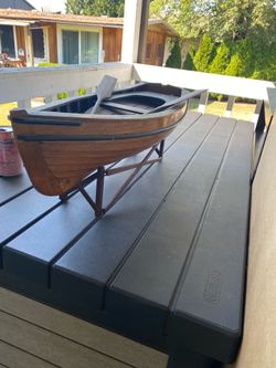 Model wood row boat