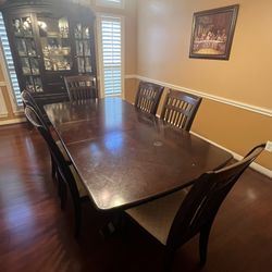 Dining Table with 6 Chairs and matching Buffet