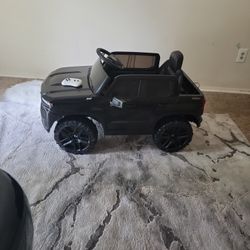 Chevrolet Silverado 12V Kids Boys and Girls Electric Ride on Truck Car Electric Vehicle with Parents Remote Control, 2 Speeds, 4 Wheels, LED Lights, M