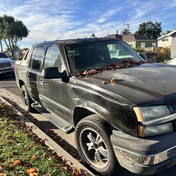 2003 Chevy Avalanche 1500 -READ DESCRIPTION FIRST!!!!
