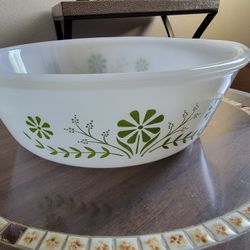 Vintage Pyrex Round Bowl