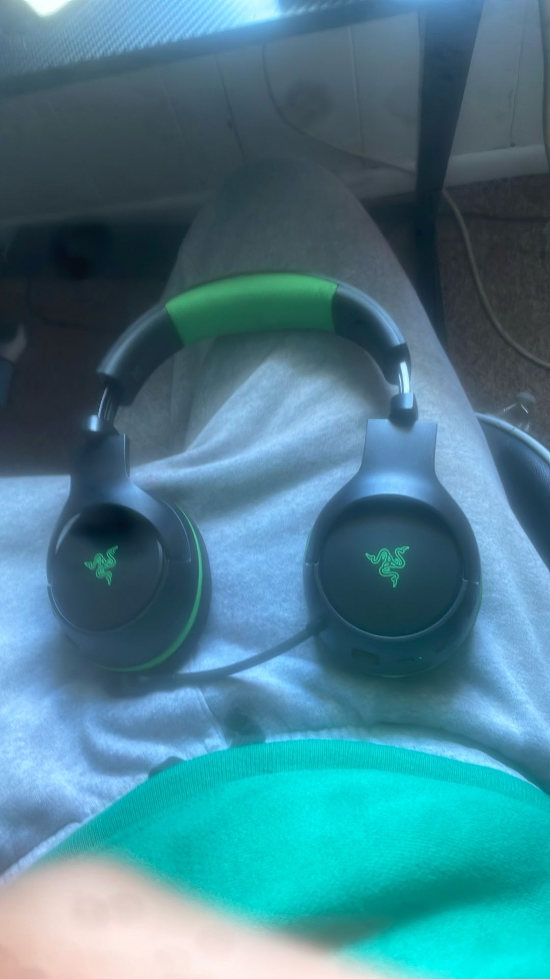 Wireless Xbox Gaming Headset: Razer Kaira Pro with Titanium Drivers & Supercardioid Mic - Black