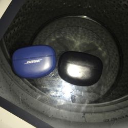 Sellin 2 Bose Headphones Works Perfect Looking To Sell Right Now 