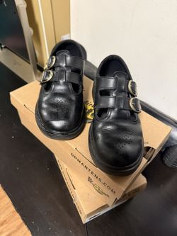 Dr. Martens Shoes For Girl Size 2 Us