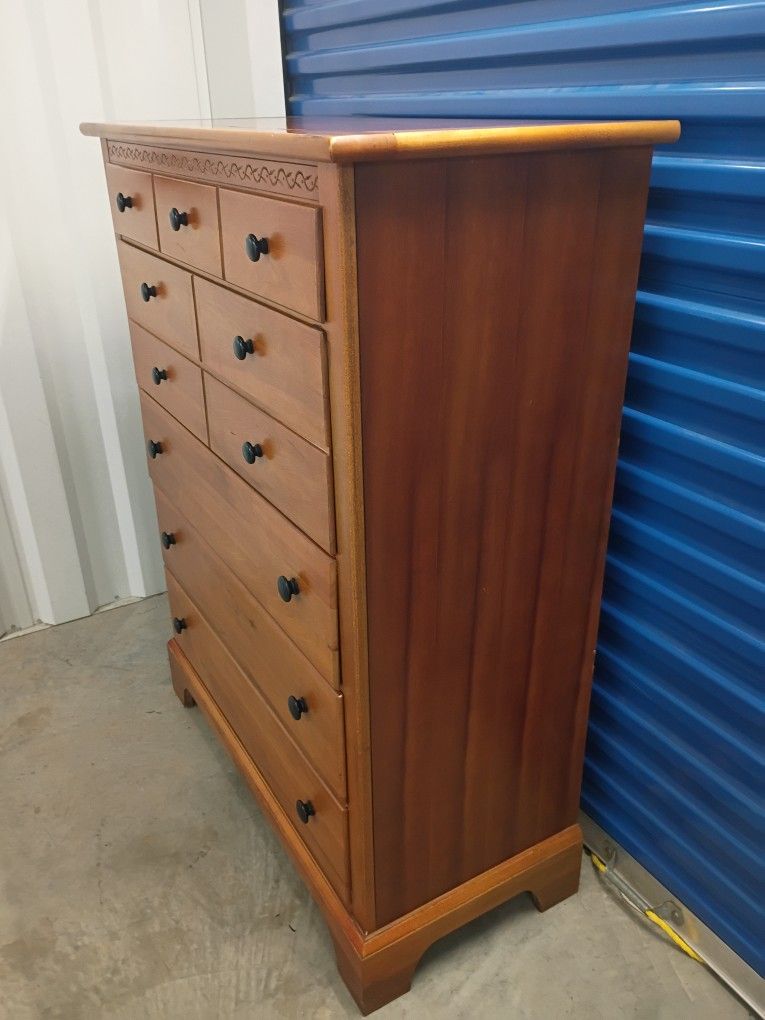 Bassett Dresser 