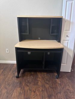 Computer Desk with Hutch on Wheels