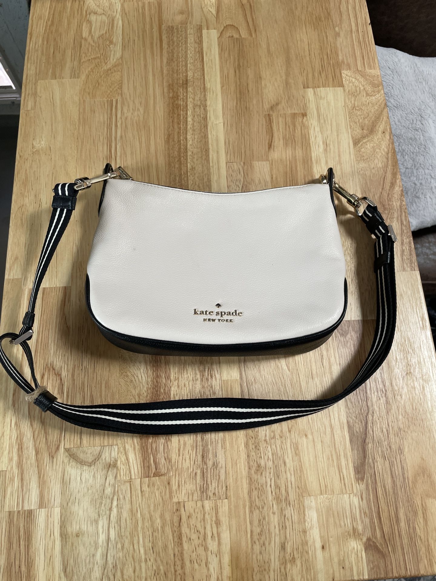 Kate Spade Rosie Crossbody (White Black Pebbled Leather)