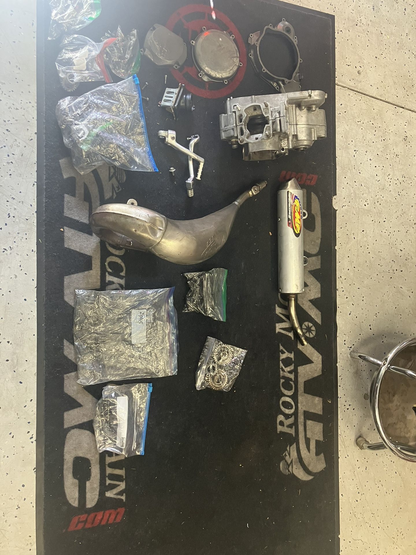 1998 Suzuki RM125 motocross dirt bike parts RM 125 2 stroke FMF Factory OEM