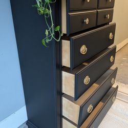 ✨ Charming Vintage Black 5 Drawer Broyhill Chest of Drawers/dresser with Matte Finish ✨