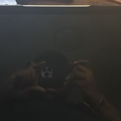 iPad Pro 12.9” (6th Generation) 256GB in perfect condition. No scratches, no issues at all. 