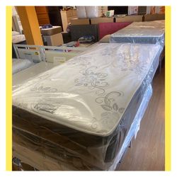 Twin size mattress/ Colchon