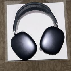 Apple Air Pod Maxes Midnight Blue