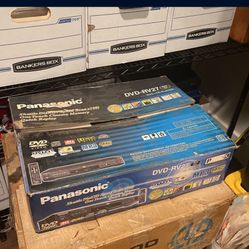 PANASONIC DVD-RV27 PLAYER IN BOX