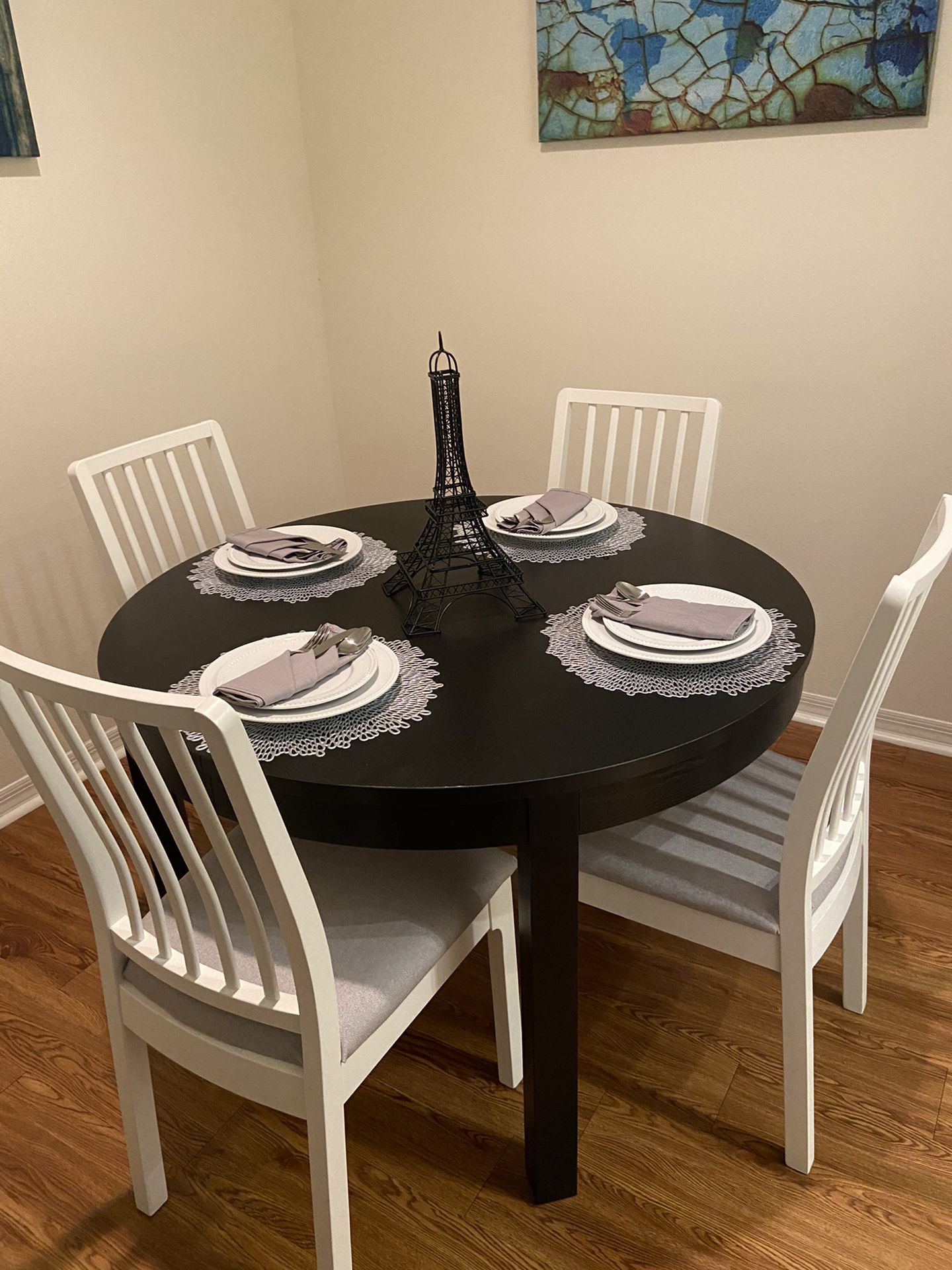 Dining Room Set with Settings For Sale 🪑