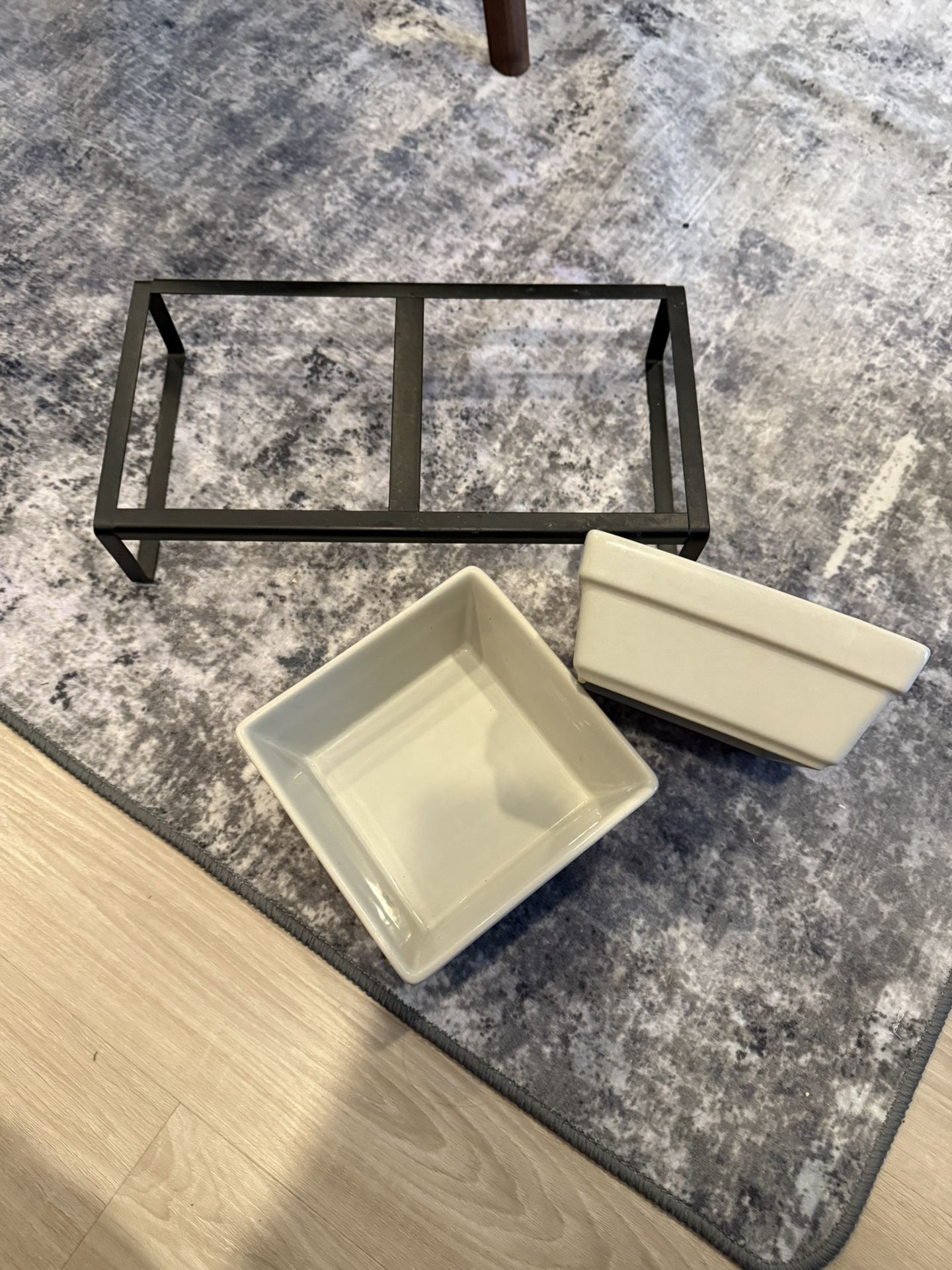 Pet Bowl , Dog Bowl (90%new)