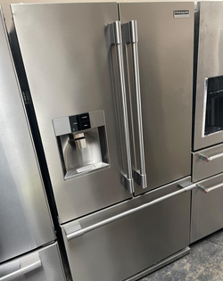 Deal: Frigidaire Pro Stainless French Door w/ Dispenser — Clean