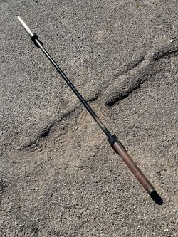 Olympic barbell 7’ft